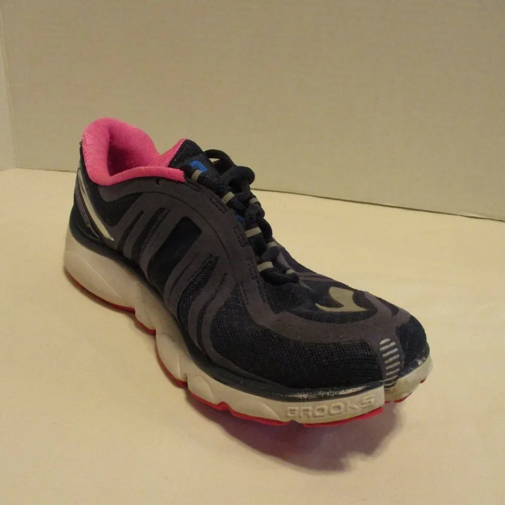 Brooks Hathaway Shoes Woman Size 9 Gray Pink Outdoor Athletic Walking Fun Shoes